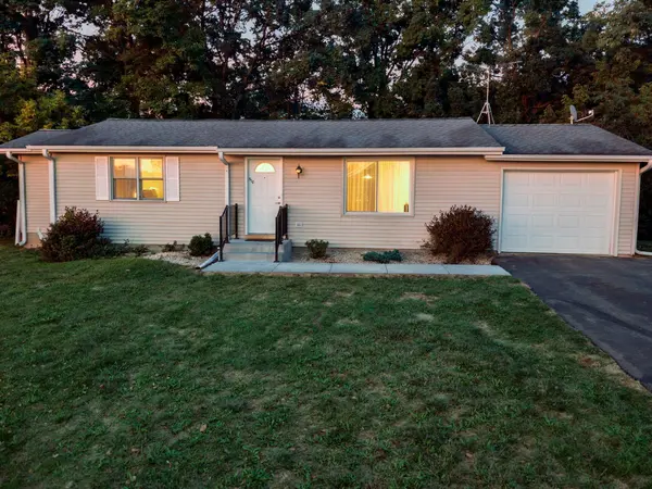 512 Eric DR, Osceola, WI 54020