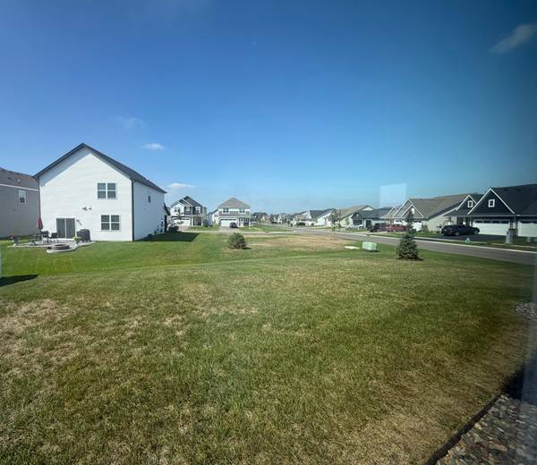 10634 Hinton AVE S, Cottage Grove, MN 55016