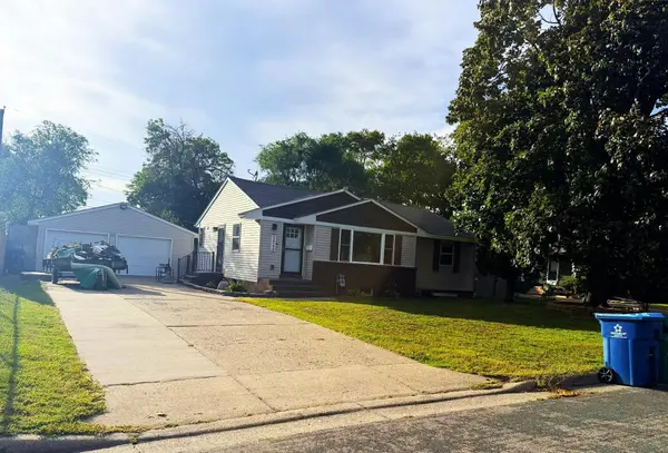 5060 Clearview ST NE, Fridley, MN 55421