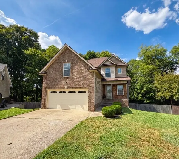 2720 Arthurs Ct, Clarksville, TN 37040