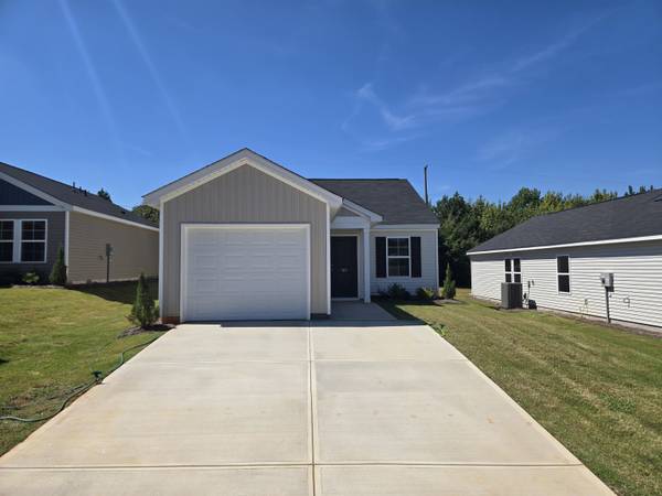 163 Cloverfield LN, Spartanburg, SC 29303