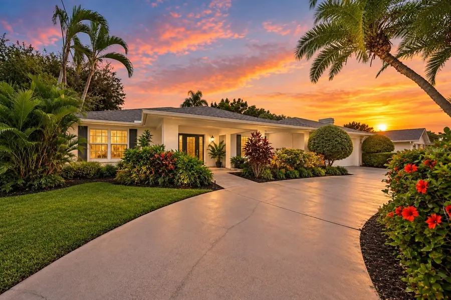 6840 COUNTRY LAKES CIR, Sarasota, FL 34243
