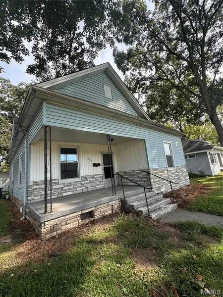 308 S 3rd ST, Chaffee, MO 63740