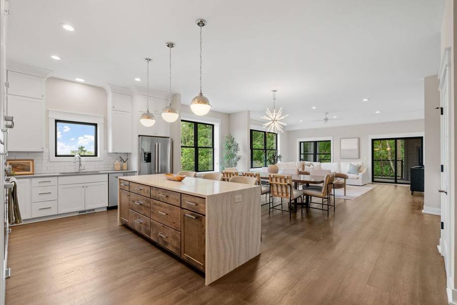 5754 Shady Oak RD S #1, Minnetonka, MN 55343