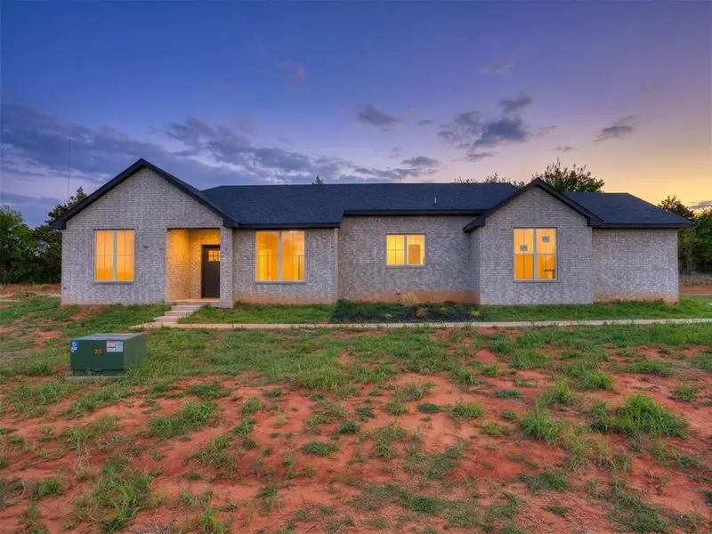 10130 S Meadows LN, Guthrie, OK 73044