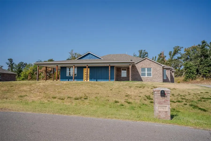 1907 Kalidy DR, Choctaw, OK 73020