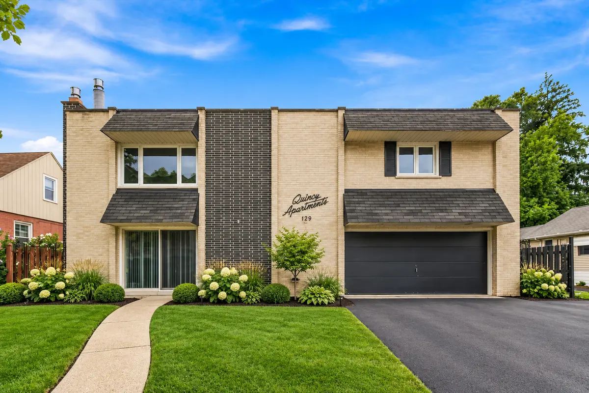 129 W Quincy ST #1, Westmont, IL 60559