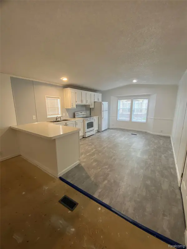 91 4th street, Dearborn Heights, MI 48127