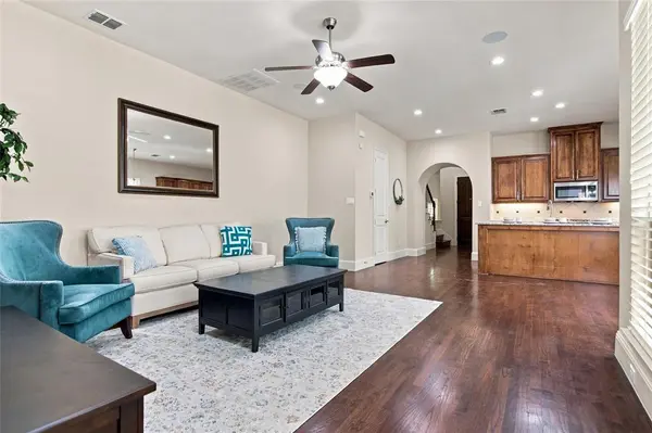 720 Northwood Drive, Flower Mound, TX 75022