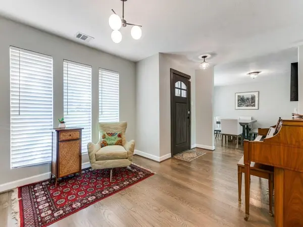 12235 Treeview Lane, Farmers Branch, TX 75234