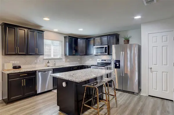 1601 Waggoner Drive, Aubrey, TX 76227
