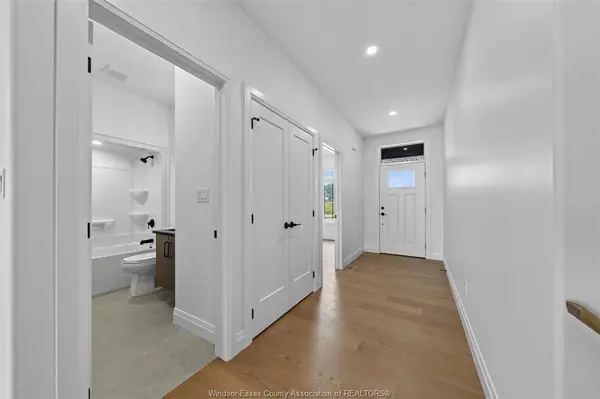 2614 BARKLEY Avenue, Windsor, ON N8P 0E9