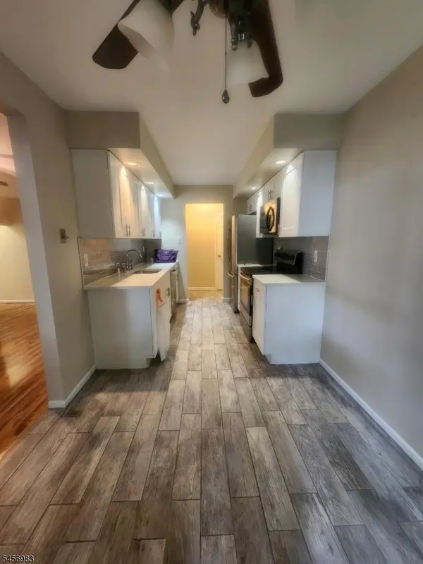 14A Foxwood Dr #A, Morris Plains Boro, NJ 07950