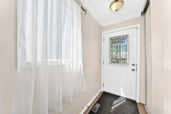 312 Falton DR NE, Calgary, AB T3J2X1