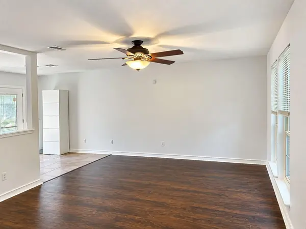 1015 E Yager LN #129, Austin, TX 78753