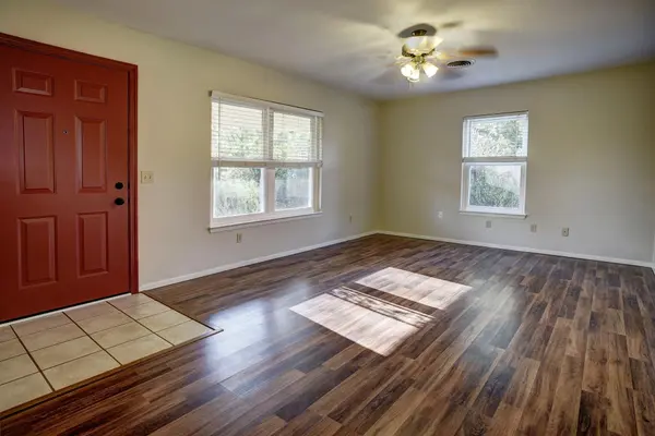 1108 Haysel ST, Bastrop, TX 78602