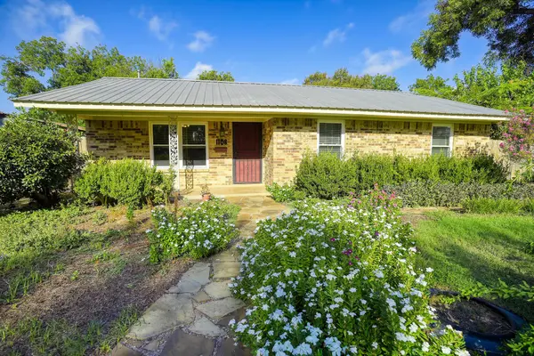 1108 Haysel ST, Bastrop, TX 78602
