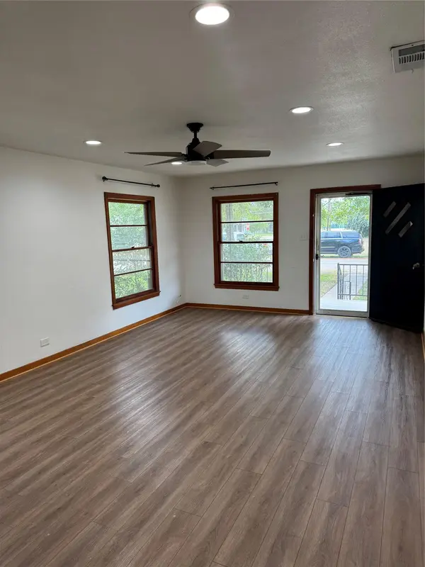 509 Whitehead ST, Smithville, TX 78957