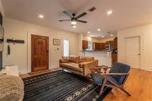 2415 Durwood ST #B, Austin, TX 78704