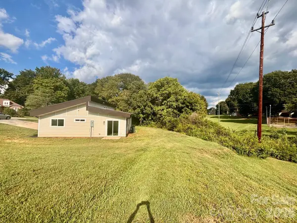 901 Linney LN, Shelby, NC 28152