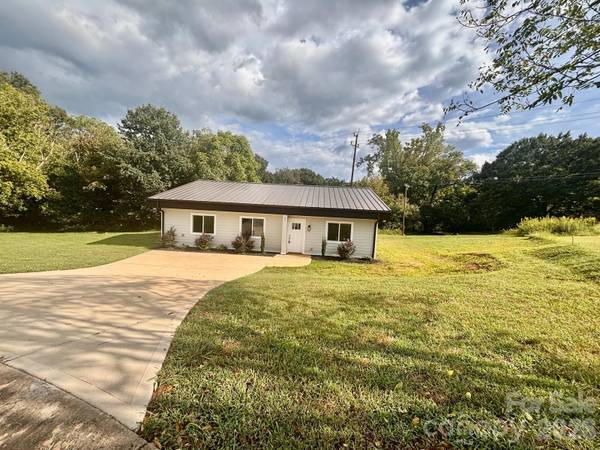 901 Linney LN, Shelby, NC 28152