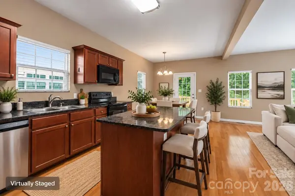145 High Bluff CIR, Mooresville, NC 28115