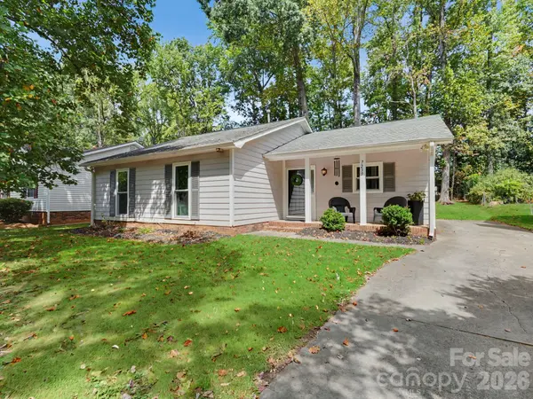 7239 Lockmont DR, Charlotte, NC 28212