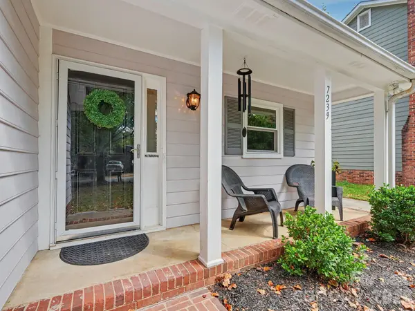 7239 Lockmont DR, Charlotte, NC 28212