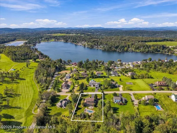 102 Healey Hill RD, Greenfield Twp, PA 18407