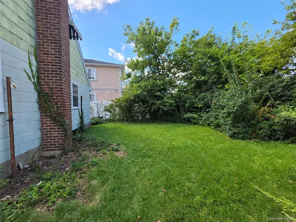 130-32 122nd ST, South Ozone Park, NY 11420