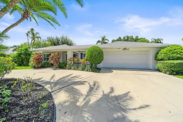 6840 COUNTRY LAKES CIR, Sarasota, FL 34243