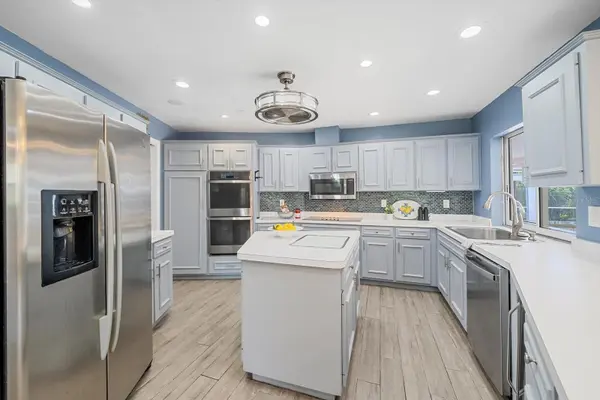 6840 COUNTRY LAKES CIR, Sarasota, FL 34243