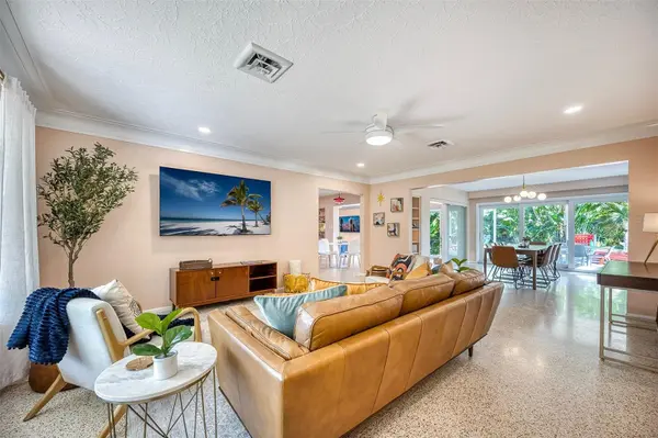 7739 WESTMORELAND DR, Sarasota, FL 34243
