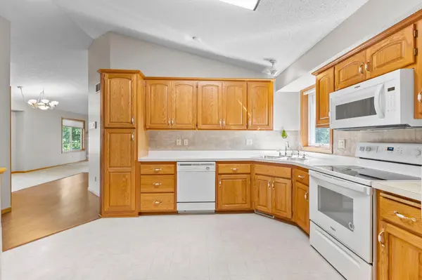 648 85th AVE NW, Coon Rapids, MN 55433
