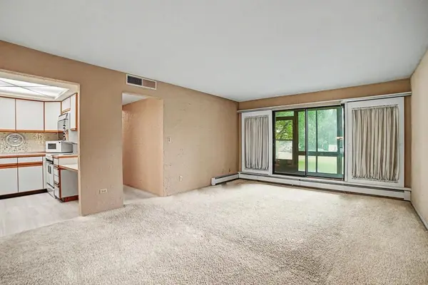 2680 Oxford ST N #107, Roseville, MN 55113
