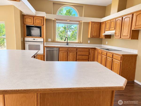 423 Caldwell ST, Hartline, WA 99135