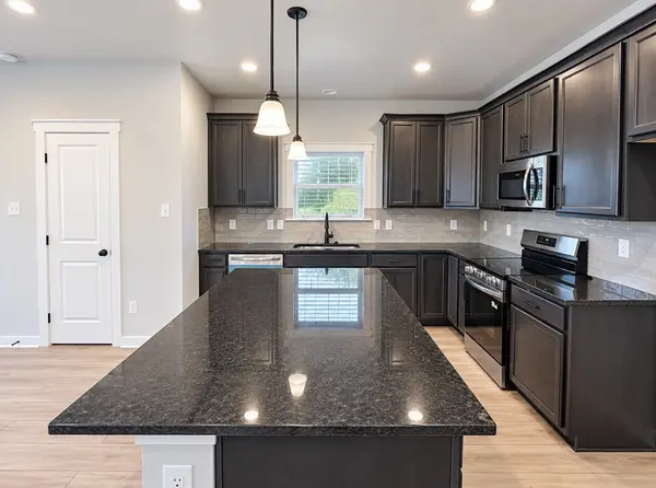 200 Augusta Way, Burns, TN 37029