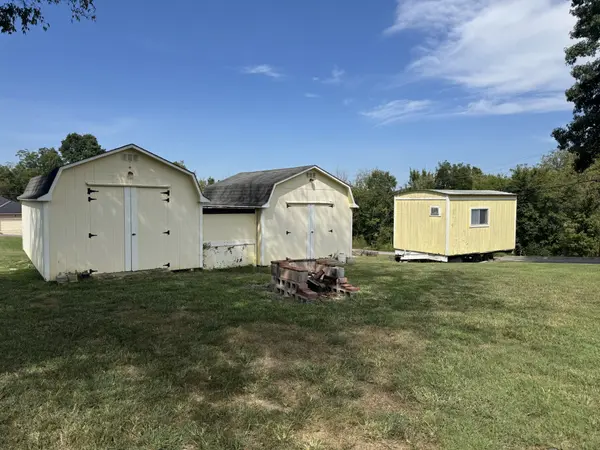 107 Twin Oaks Dr, Bell Buckle, TN 37020