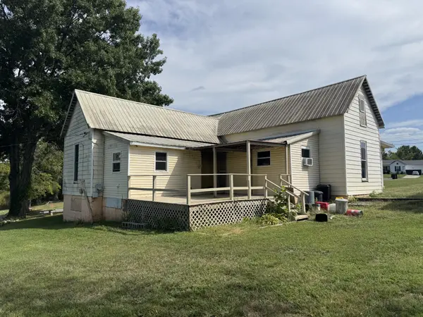 107 Twin Oaks Dr, Bell Buckle, TN 37020