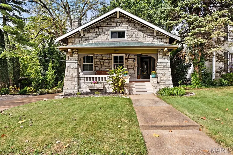 1507 McCausland AVE, St Louis, MO 63117