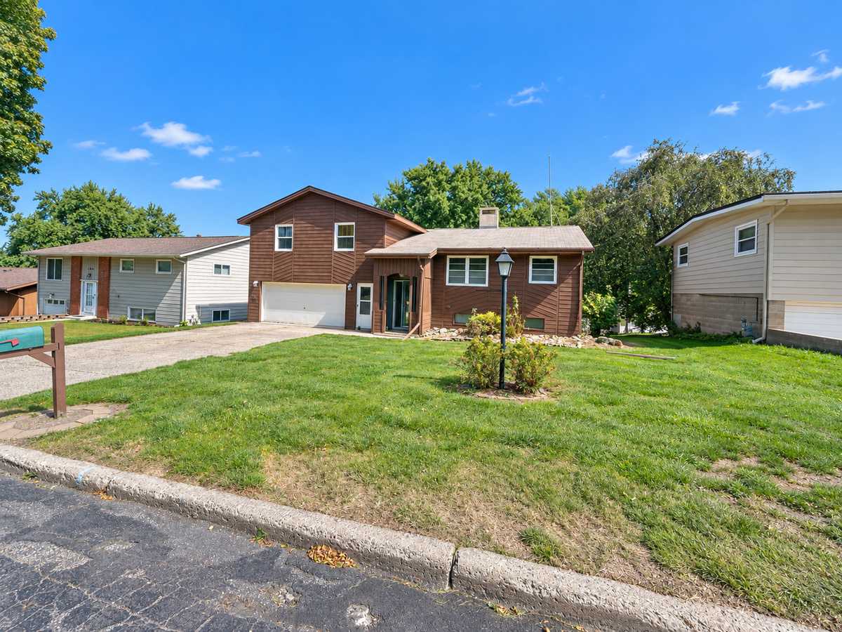 610 West ST, Jackson, MN 56143
