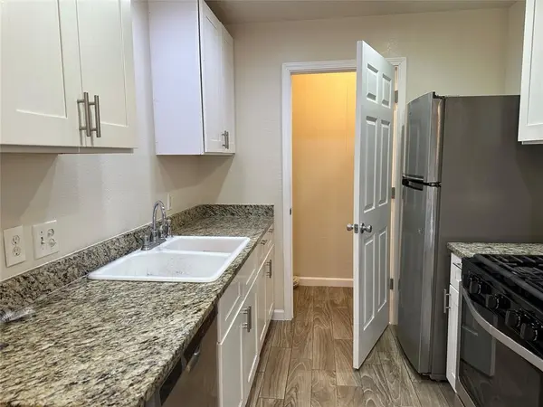 407 Vista West CT #B, Bastrop, TX 78602
