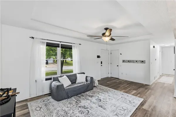 504 Younger DR, Harrisonville, MO 64701