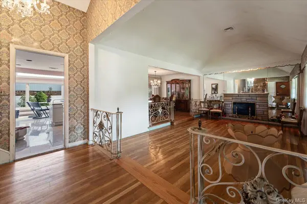 27-17 216th ST, Bayside, NY 11360