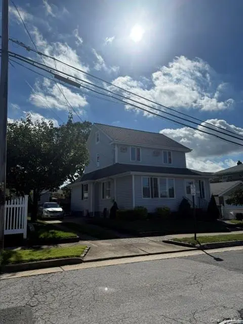 104 W Lincoln AVE, Valley Stream, NY 11580