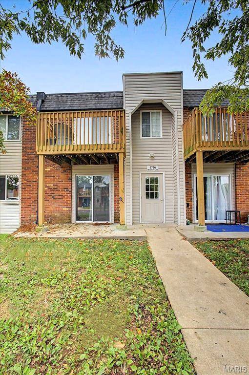 5766 Westphalia LN #B, Oakville, MO 63129