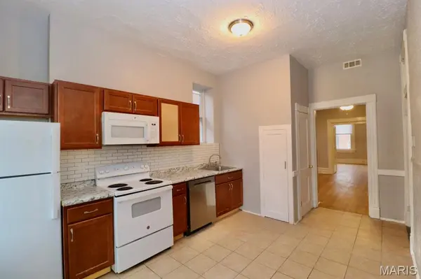 3930 Nebraska AVE #FL2, St Louis, MO 63118