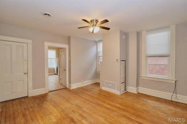 3930 Nebraska AVE #FL2, St Louis, MO 63118