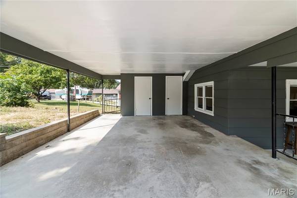 14186 W Sunrise Lake DR, De Soto, MO 63020