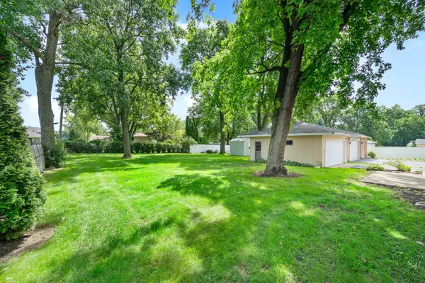6705 Clarendon Hills RD, Darien, IL 60561